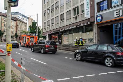 Stuttgart: Geschaeftshaus nach Gasgeruch evakuiert.